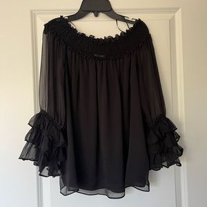 CeCe Black flowy blouse!